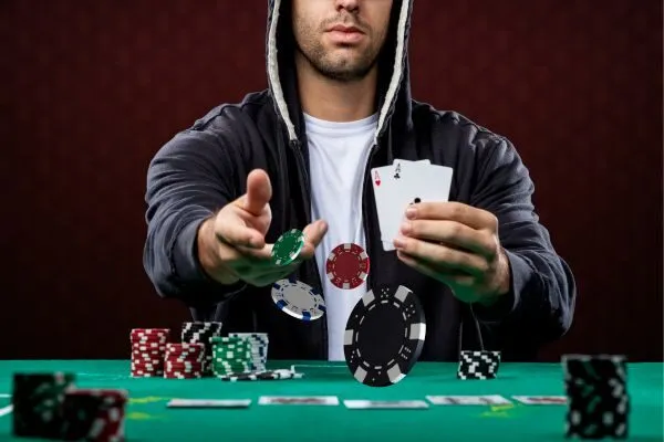 Thử Sức Với Game Poker Đổi Thưởng Trực Tuyến Hấp Dẫn V9bet 3 Game Poker Đổi Thưởng